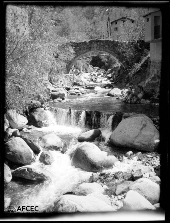 Pont sobre el riu Madriu al seu pas per Escaldes