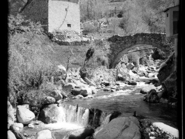 Pont sobre el riu Madriu al seu pas per Escaldes (2)